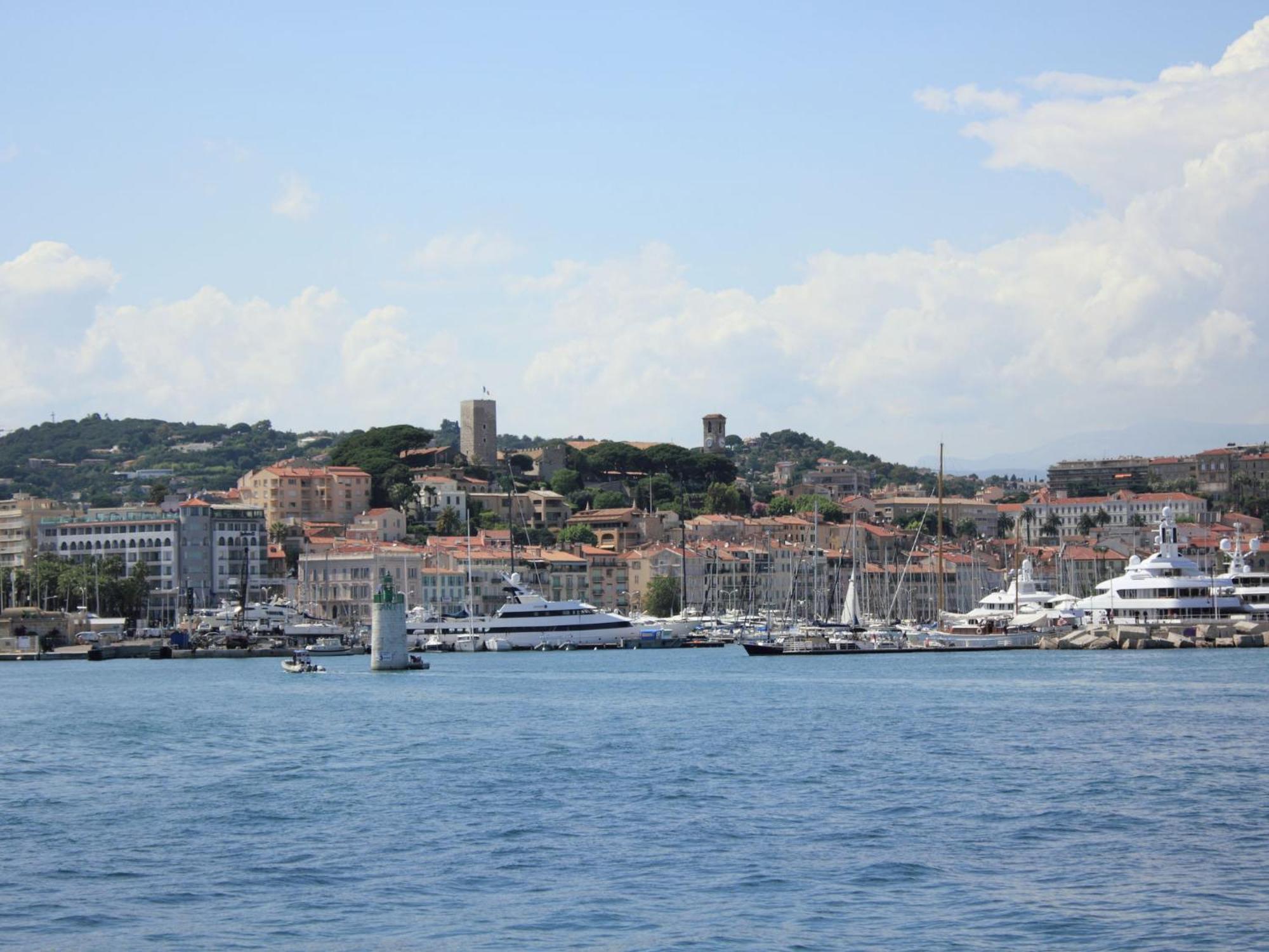 Villa 18th Century In With Pool Cannes